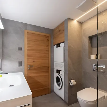 New! Exclusive 3min To Chantarella Bahn Apartament Sankt Moritz